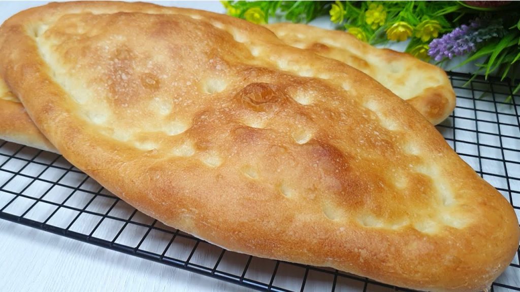 Свежий грузинский хлеб